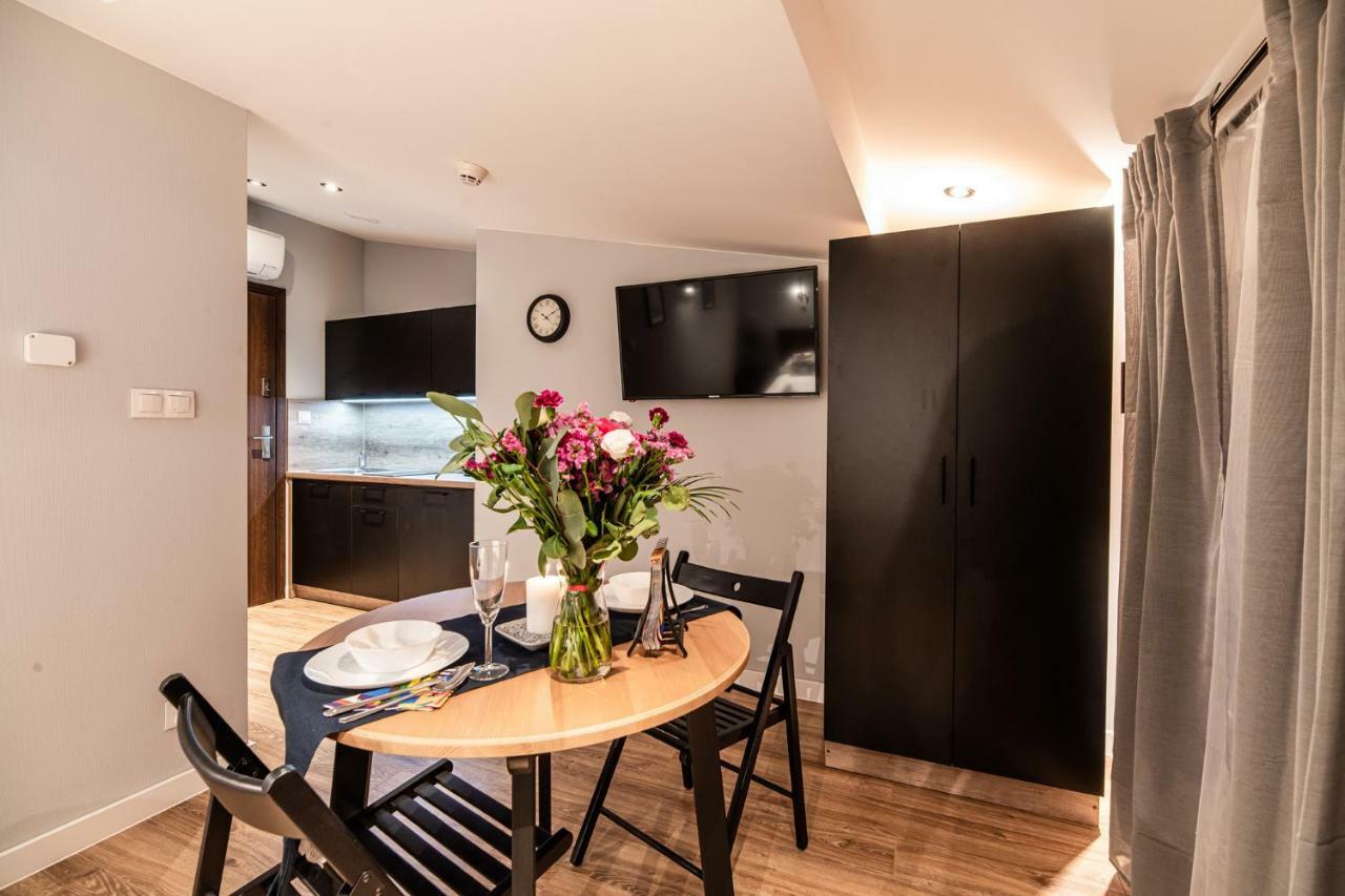 Lubomirskiego 23 Residence - Great Location, 10 Min To Main Square By Foot, Right Next To Main Rail And Bus Station Krakau Exterior foto