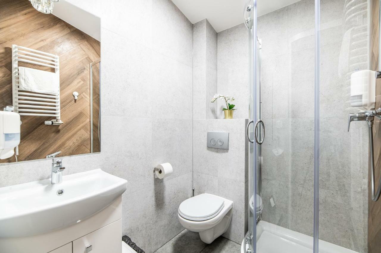 Lubomirskiego 23 Residence - Great Location, 10 Min To Main Square By Foot, Right Next To Main Rail And Bus Station Krakau Exterior foto